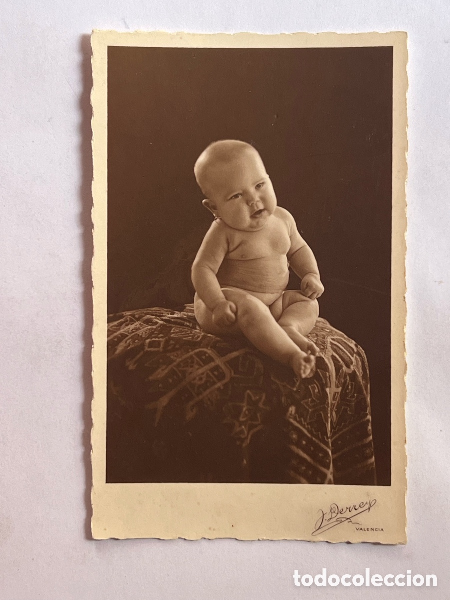 Fotograf&iacute;a antigua: BEB&Eacute; DESNUDO&hellip; Carmencin sonriente.. Fotograf&iacute;a de estudio J. Derrey (a.1932)