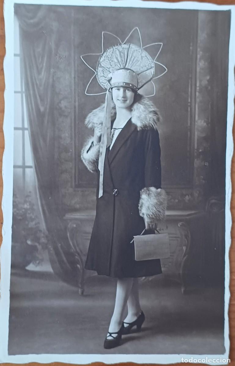Fotograf&iacute;a antigua: Mujer elegante. Fotograf&iacute;a francesa.