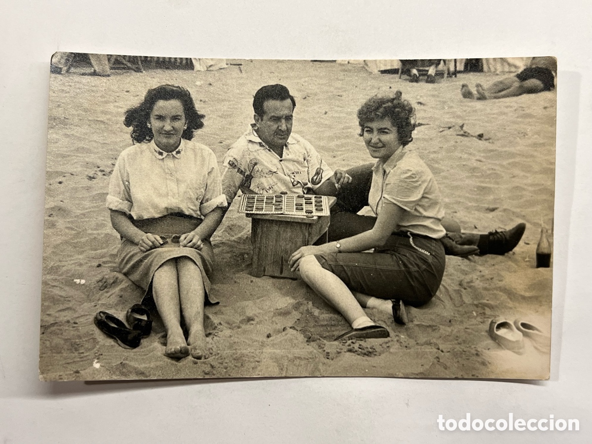Fotograf&iacute;a antigua: PERU, y el exilio de algunos republicanos y las familias que tuvieron .. D&iacute;a en la playa (a.1957)