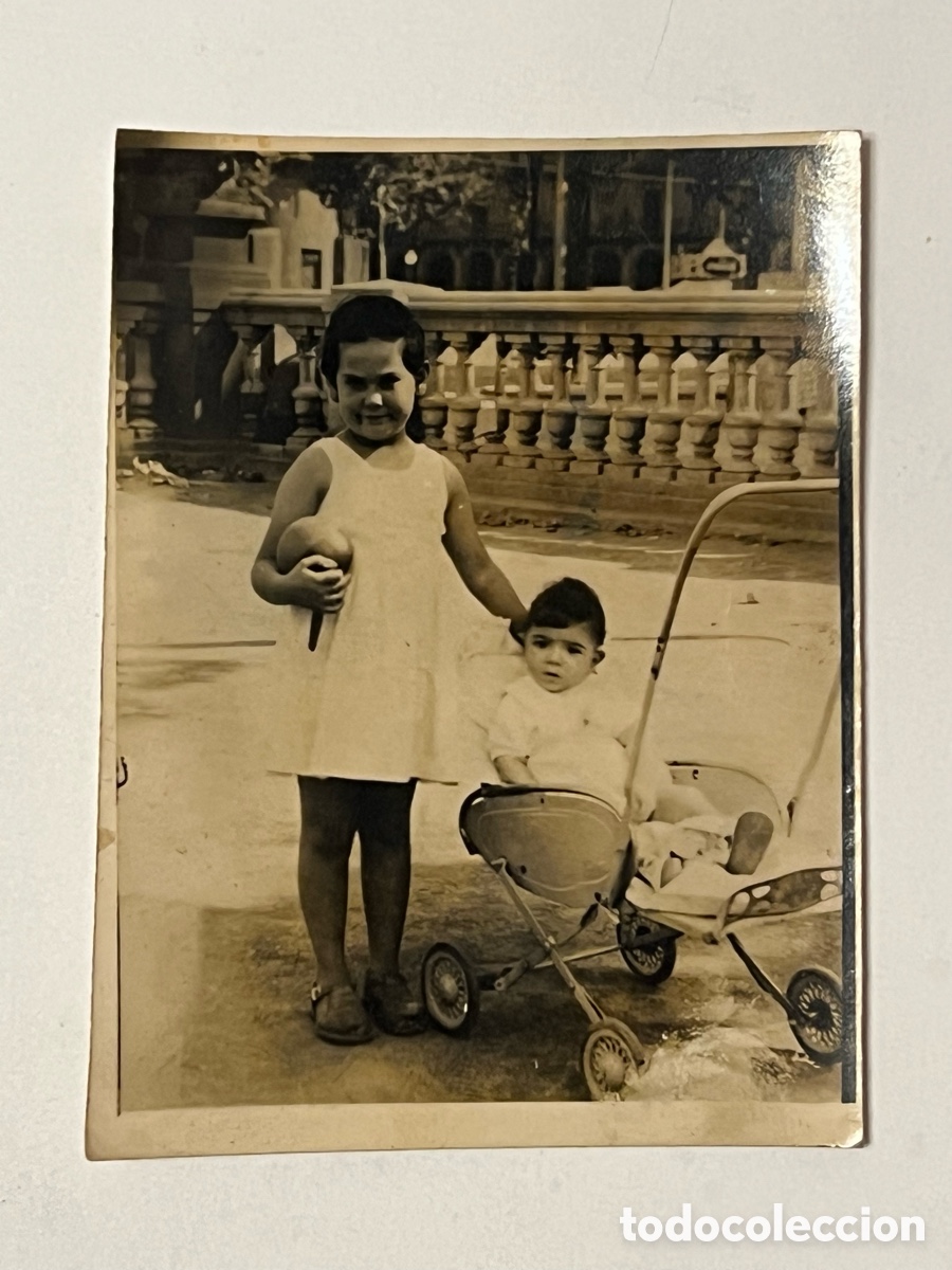 Fotograf&iacute;a antigua: MINUTEROS.. Fotograf&iacute;a en el Parque.. hora de juegos (h.1950?) Med&iacute;das: 9 x 7 cm.,