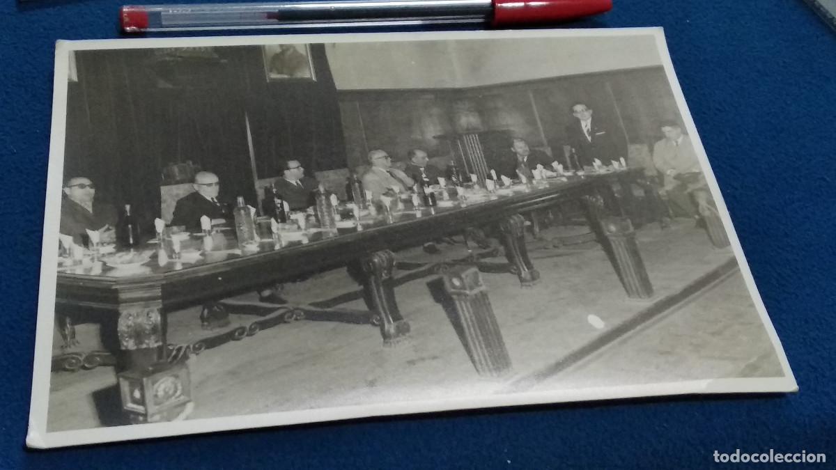Fotograf&iacute;a antigua: ANTIGUA Y CURIOSA FOTO. REUNI&Oacute;N A&Ntilde;OS 30/ 40