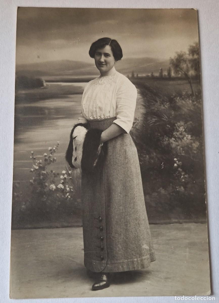 Fotograf&iacute;a antigua: FOTO POSTAL MUY ANTIGUA MODERNISTA (14X9) - MAS DE 100 A&Ntilde;OS - FOTOGRAFIA BAR&Oacute; - MUJER Y PAISAJE