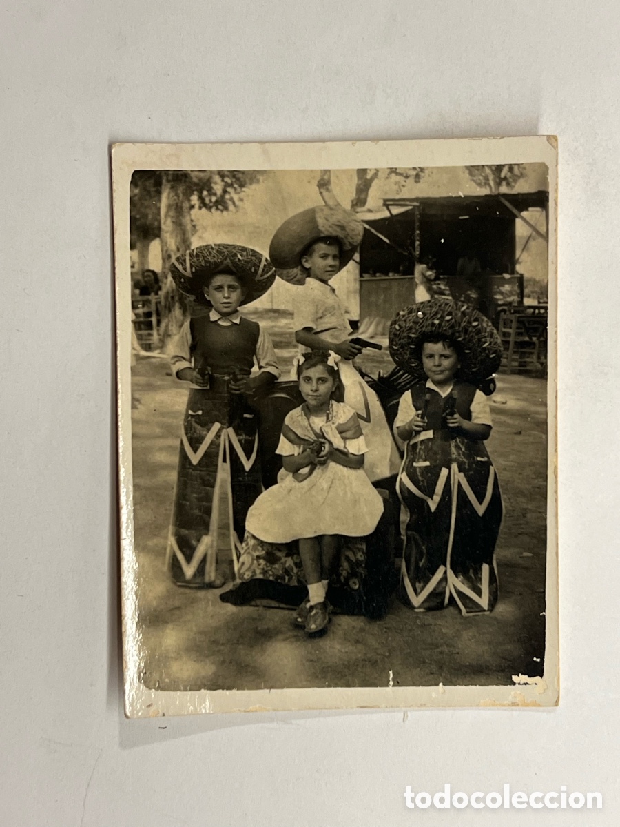 Fotograf&iacute;a antigua: MINUTEROS.. Fot&oacute;grafos de calle.. NI&Ntilde;OS Mejicanos.. Postguerra ciivil espa&ntilde;ola.. (h.1950?)