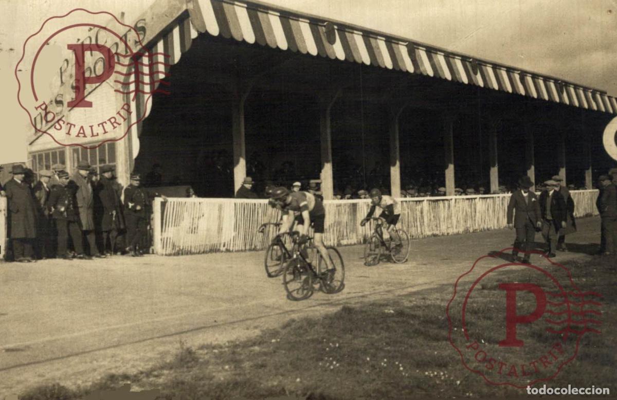 Photographie ancienne: RPPC. FOTOPOSTAL. CICLISMO. VELO. CYCLISME. PARC DES SPORTS