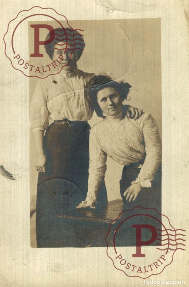 Fotograf&iacute;a antigua: USA. Edwardian Portrait of Two Women, Lapeer Michigan 1910 &ndash; Real Photo Postcard FOTOGRAFICA