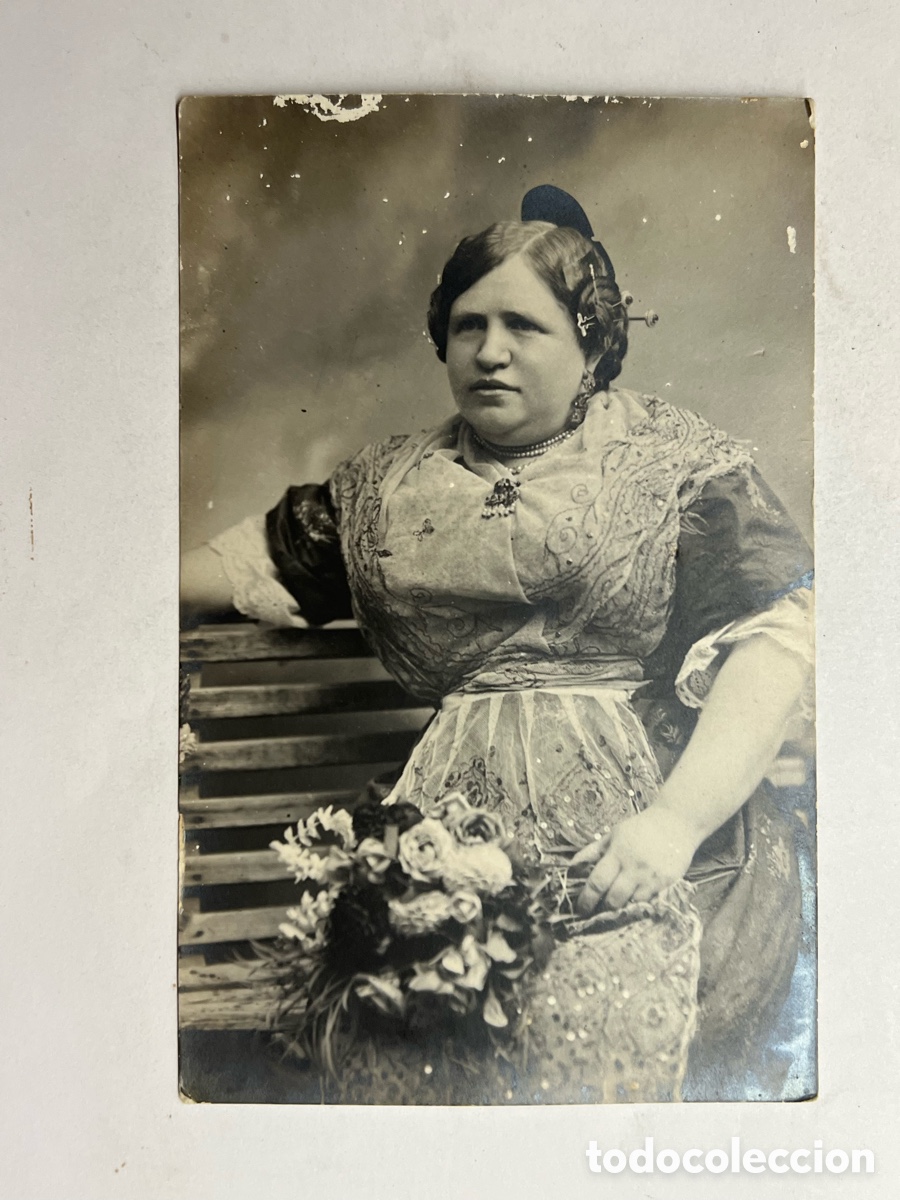 Fotograf&iacute;a antigua: LA FALLERA de B&eacute;tera.. Hermosa fotograf&iacute;a antigua con traje regional&hellip; (h.1920?) Med&iacute;das: 14 x 9 cm
