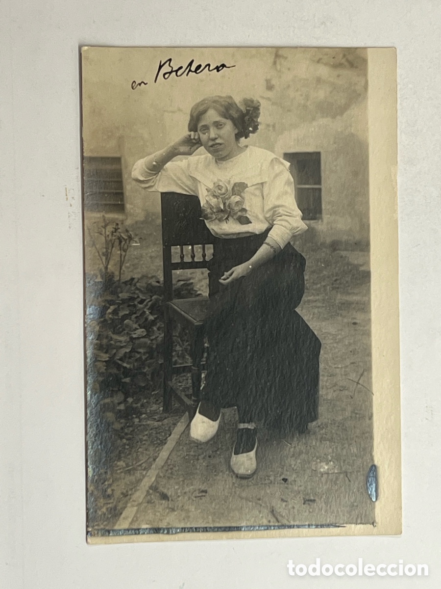 Fotograf&iacute;a antigua: EN BETERA&hellip; Burgues&iacute;a Valenciana, veraneando al fresco de la huerta (h.1910?) Fotograf&iacute;a de una joven