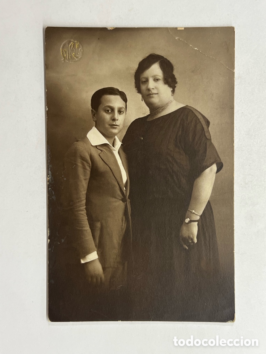Fotograf&iacute;a antigua: VALENCIA.. Fotograf&iacute;a Madre e hijo.. GROLLO, fot&oacute;grafo (a.1923) Med&iacute;das: 8,5 x 13,5