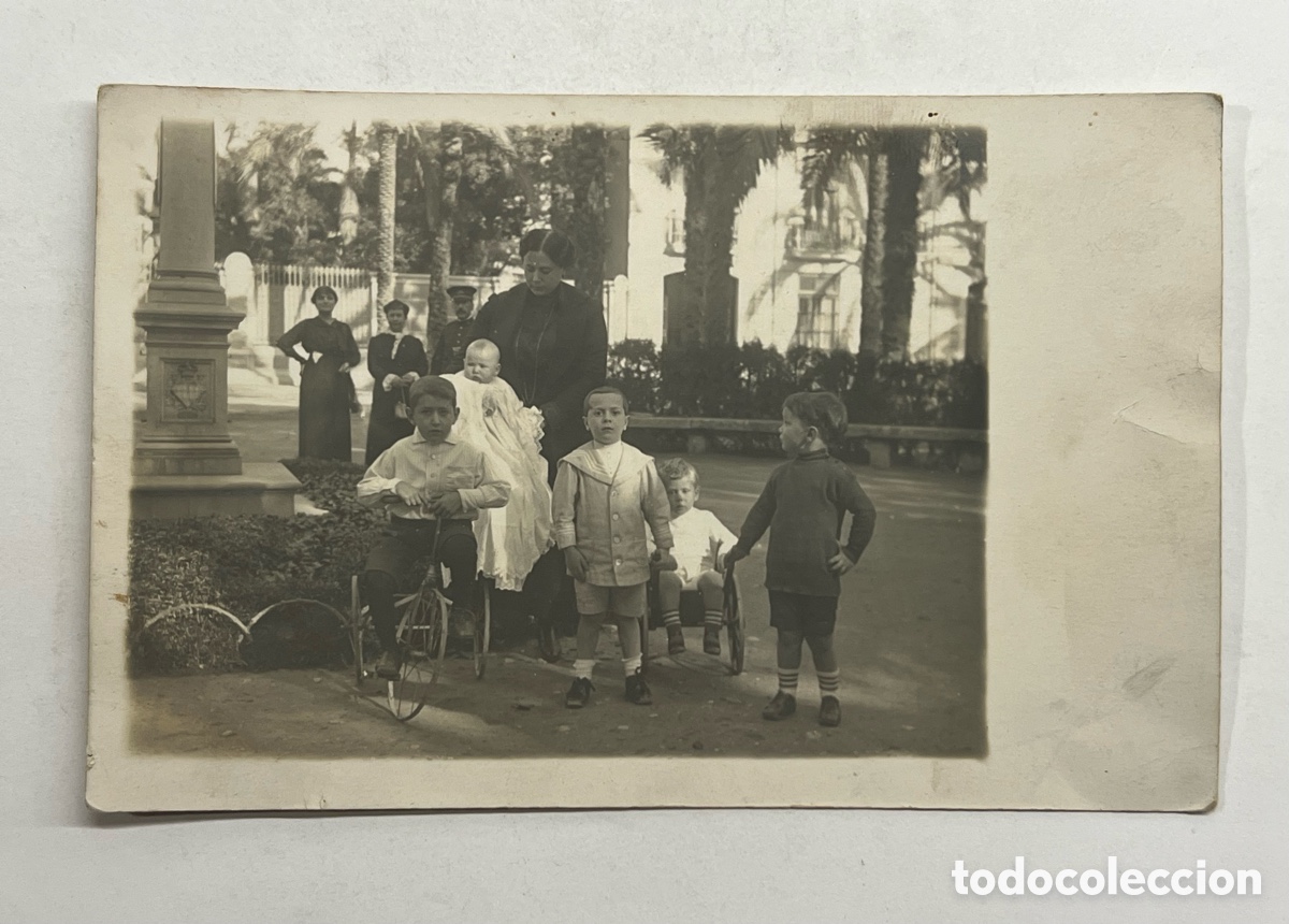 Fotograf&iacute;a antigua: ALICANTE ? Fotograf&iacute;a antigua Avenida Doctor Gadea.. Ni&ntilde;os y juegos.. (h.1910?)