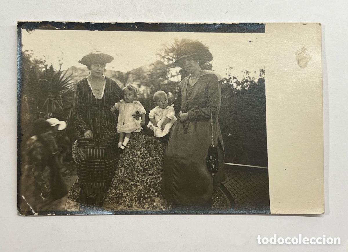 Fotograf&iacute;a antigua: FOTOGRAF&Iacute;A ANTIGUA.. Se&ntilde;oras y Ni&ntilde;os en el parque. Curioso efecto fotogr&aacute;fico margen izquierdo