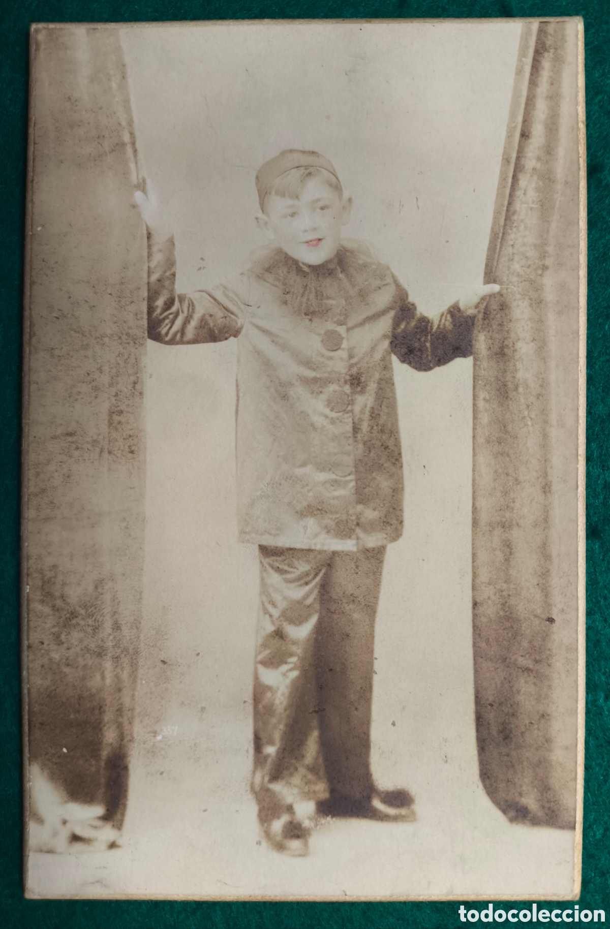 Fotograf&iacute;a antigua: FOTOGRAF&Iacute;A RETRATO DE ESTUDIO NI&Ntilde;O DISFRAZ POSTAL FOTOGR&Aacute;FICA FOT&Oacute;GRAFO F. GARRORENA BADAJOZ C. 1925