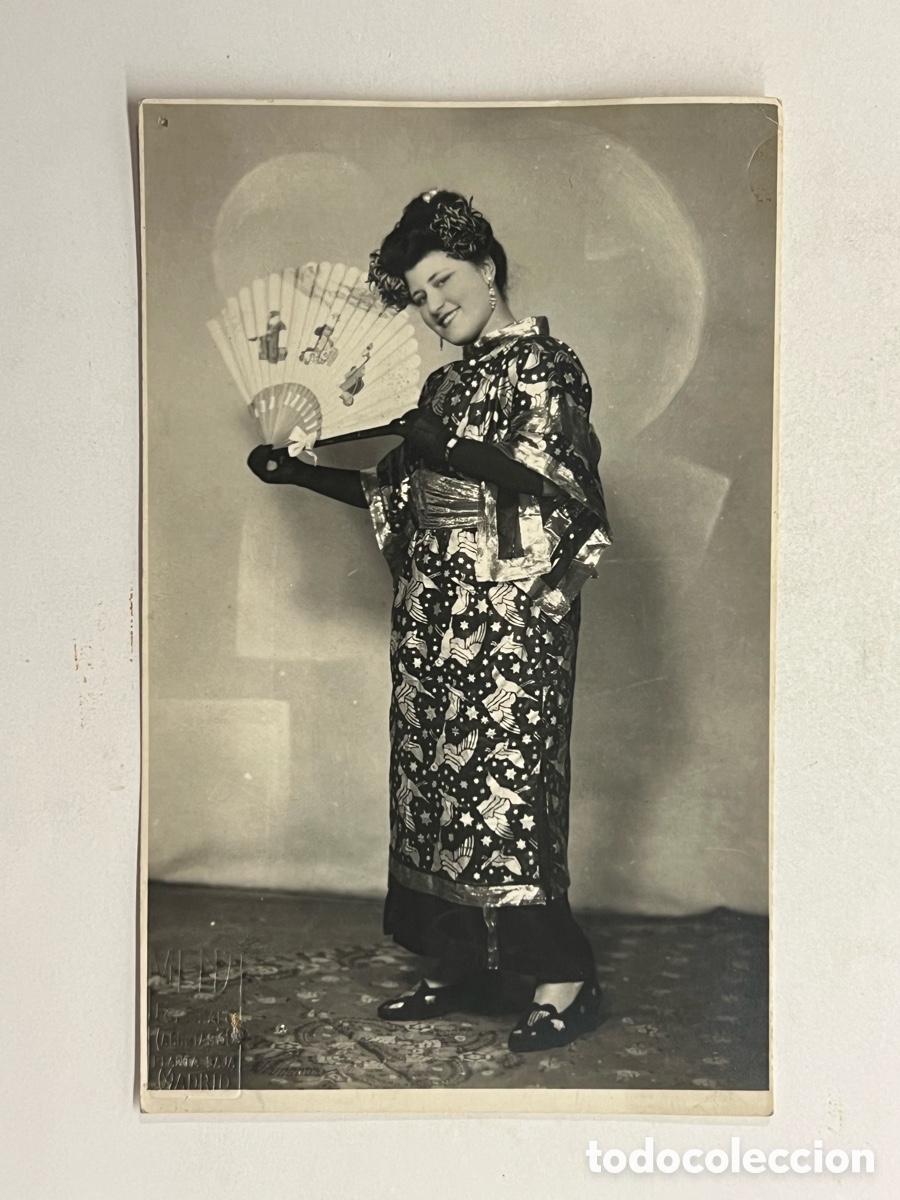 Fotograf&iacute;a antigua: FOTOGRAF&Iacute;A.. Una verdadera Gheisa Madrile&ntilde;a.. MENA, fot&oacute;grafo. Octubre de 1937..,