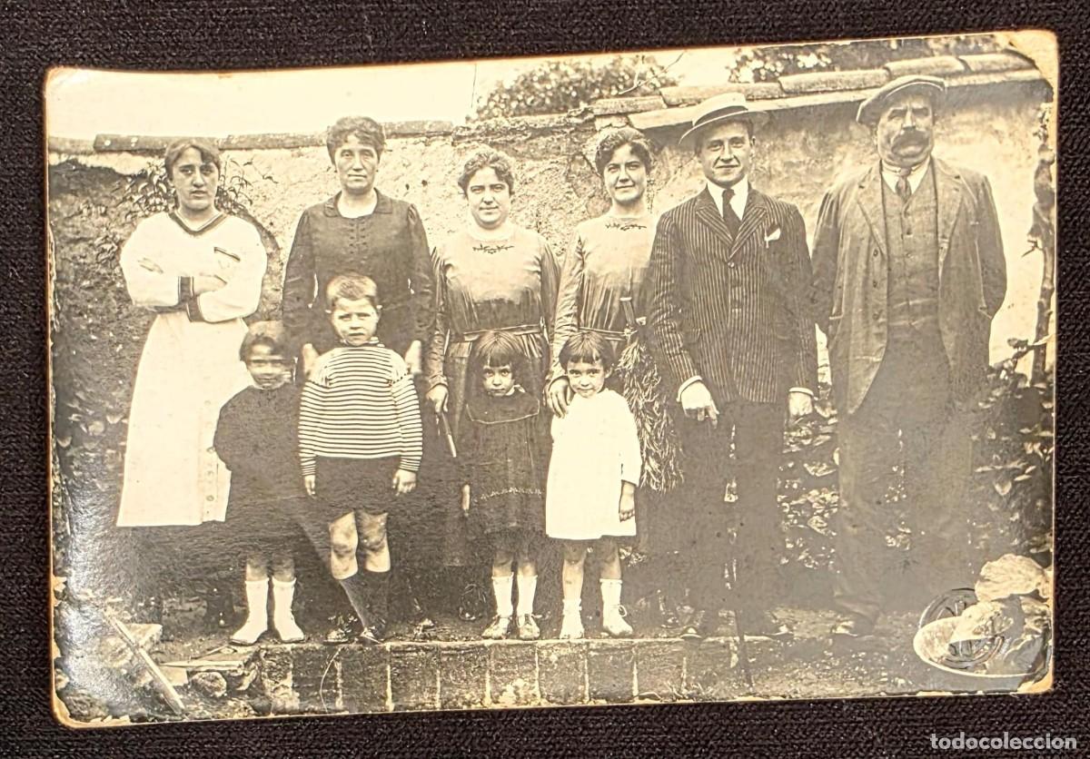 Fotograf&iacute;a antigua: P.1097 Antigua Tarjeta Postal Fotogr&aacute;fica Familiar Original c. 1920-1930 &ndash; Retrato de Familia