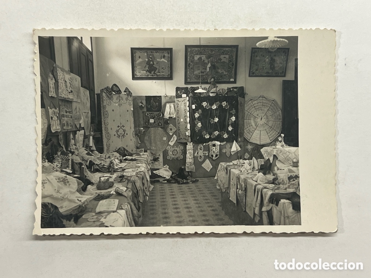 Fotograf&iacute;a antigua: CAMARLES (Tarragona) Fotograf&iacute;a talleres de la Falange y la JONS. Exposici&oacute;n de labores.. VALLVE