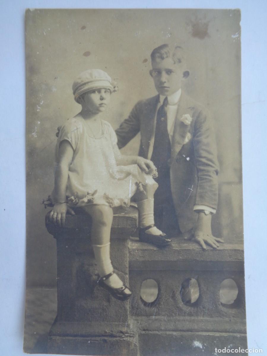 Fotograf&iacute;a antigua: PRECIOSA FOTO DE ESTUDIO DE DOS NI&Ntilde;OS MUY ELEGANTES , HERMANOS . PRINCIPIOS DE SIGLO