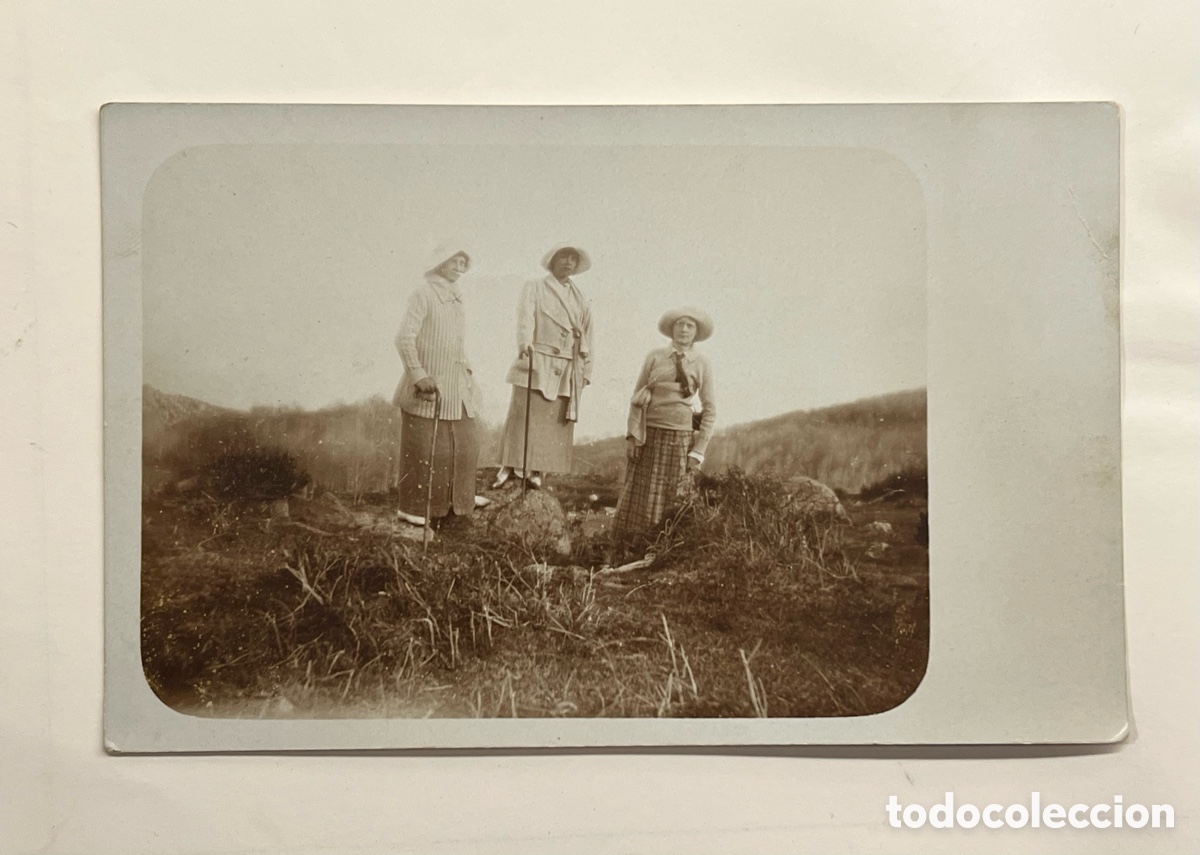 Fotograf&iacute;a antigua: RIPOLL (Girona) Fotograf&iacute;a La padrineta de la MaMi, la MaMi y la Tieta (h.1900?) Med&iacute;das: 14 x 9 cm