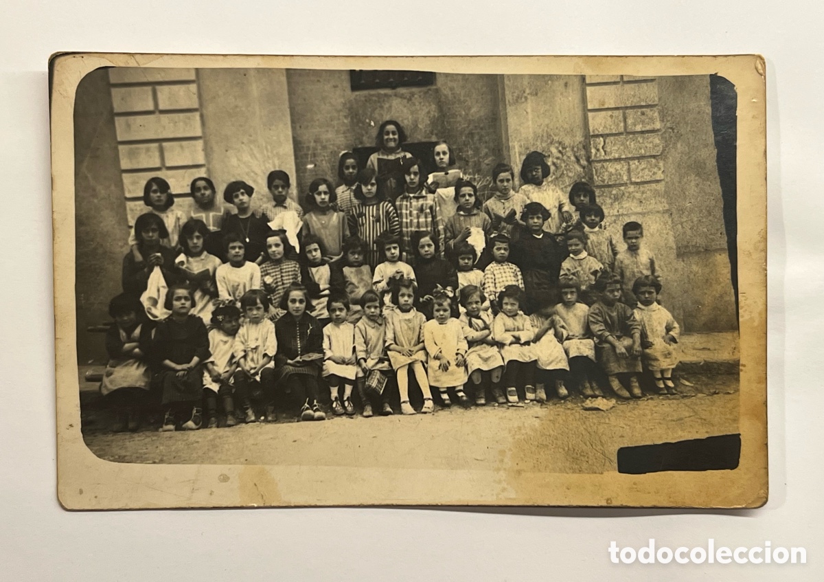 Antique Photography: FOTOGRAF&Iacute;A. Recuerdo Escolar. Grupo Mixto.. diferentes edades, ni&ntilde;as y ni&ntilde;os.. (h.1920?)