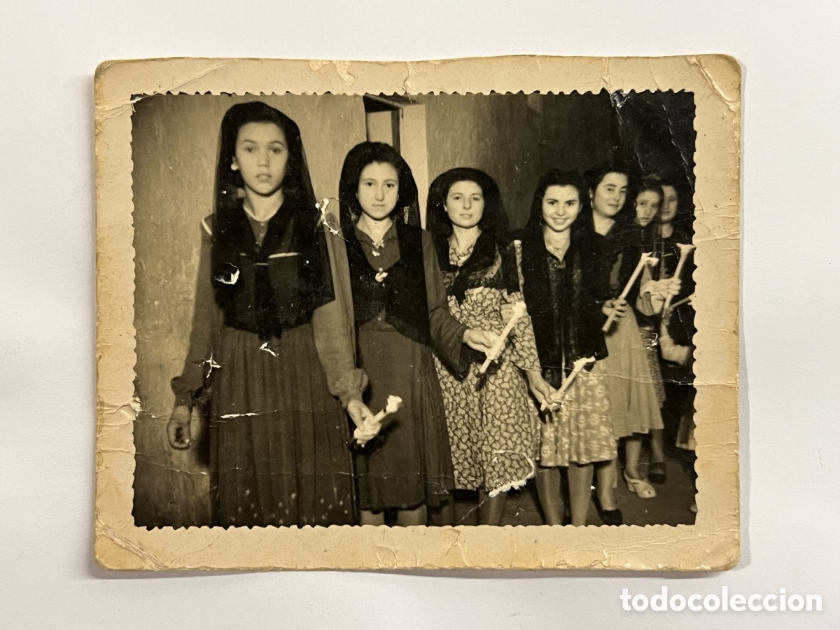 Fotograf&iacute;a antigua: MINUTEROS. Sagunto Valencia. Un d&iacute;a de Procesi&oacute;n.. (h.1950?) Med&iacute;das: 9 x 7 cm.