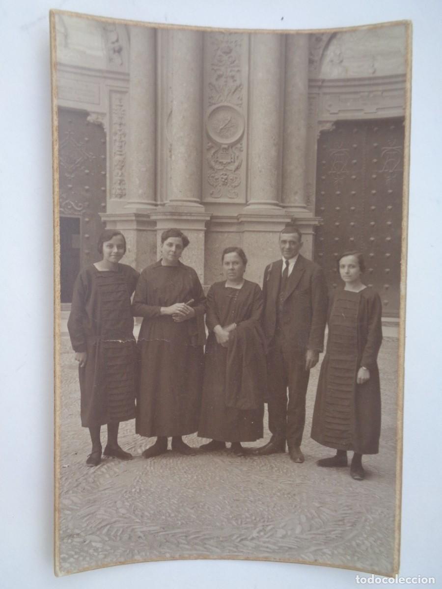 Fotograf&iacute;a antigua: FOTO DE FAMILIA DE LUTO, PRINCIPIOS DE SIGLO. DE BILBENY, REAL MONASTERIO DE MONTSERRAT ( BARCELONA