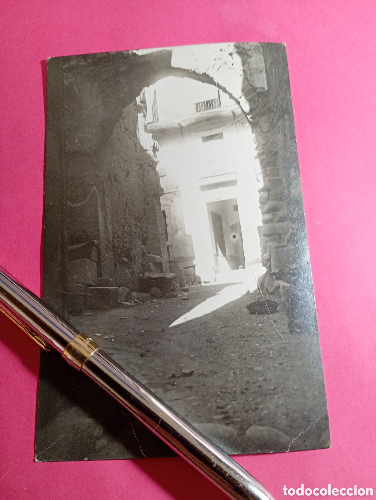 Fotograf&iacute;a antigua: CAETE POSTALE B/N S/C CARRER PAHER RUFES (LLEISA O PROVINCIA)