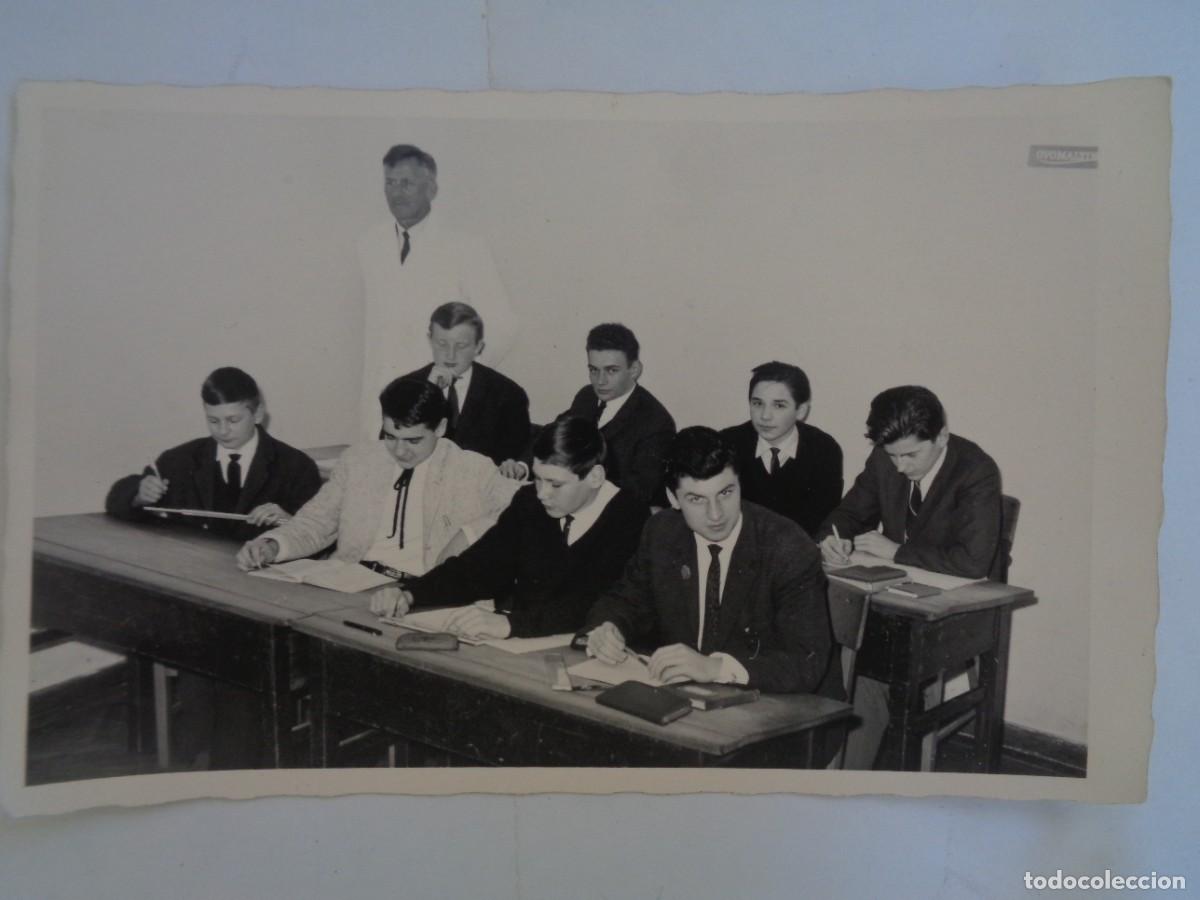 Fotograf&iacute;a antigua: FOTO ESCOLAR : ALUMNOS EN SUS PUPITRES . DE NELSON , VIENA ( AUSTRIA )