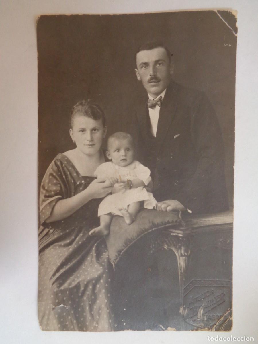 Fotograf&iacute;a antigua: PRECIOSA FOTO DE ESTUDIO DE PAREJA CON NI&Ntilde;O, PRINCIPIOS DE SIGLO