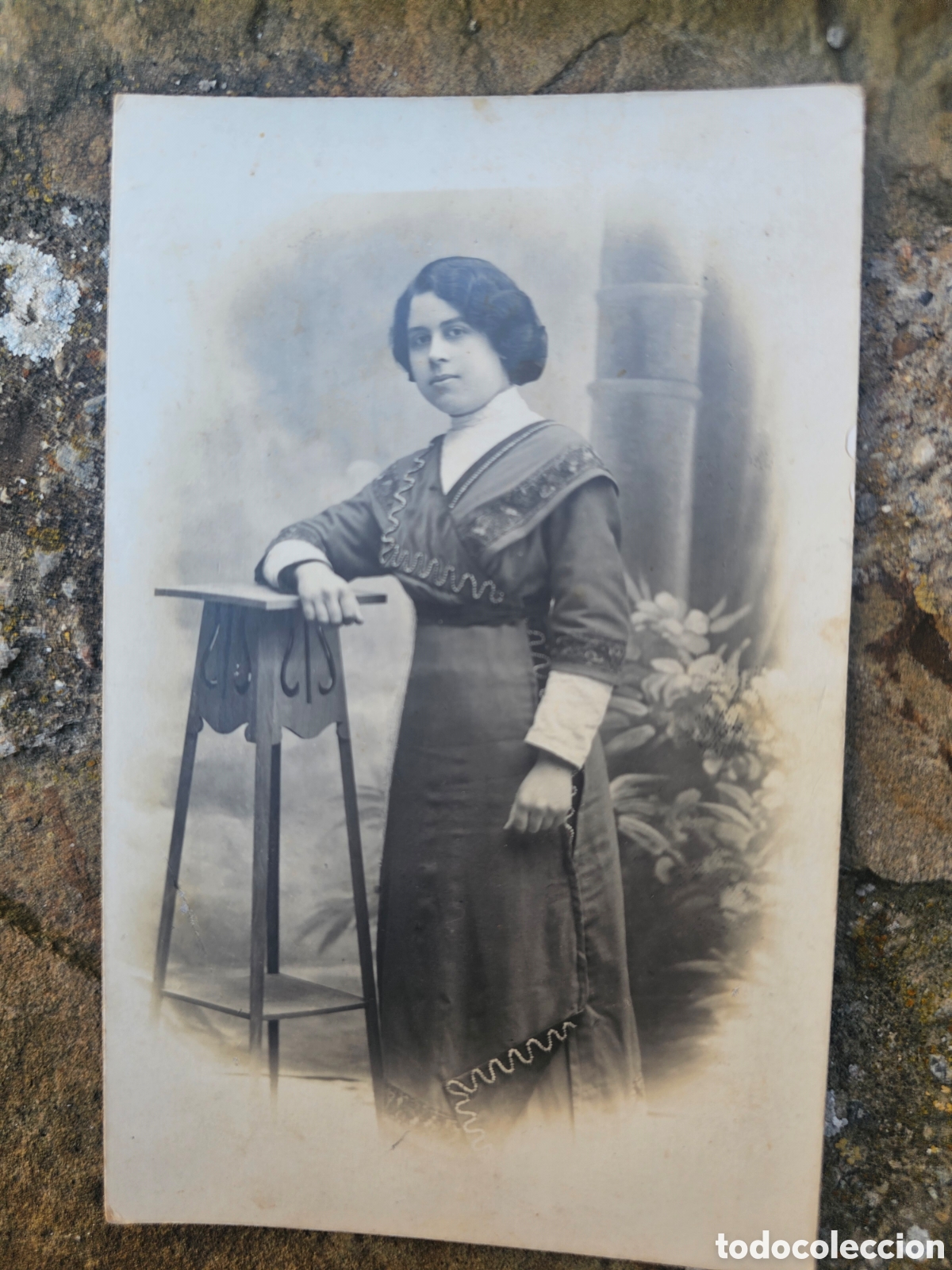 Fotograf&iacute;a antigua: Tarjeta postal Mujer - Estudio J. Pons Girbau (Blanes, 1913) Emilia Busquets Ruiz Jos&eacute; Alberti Pou