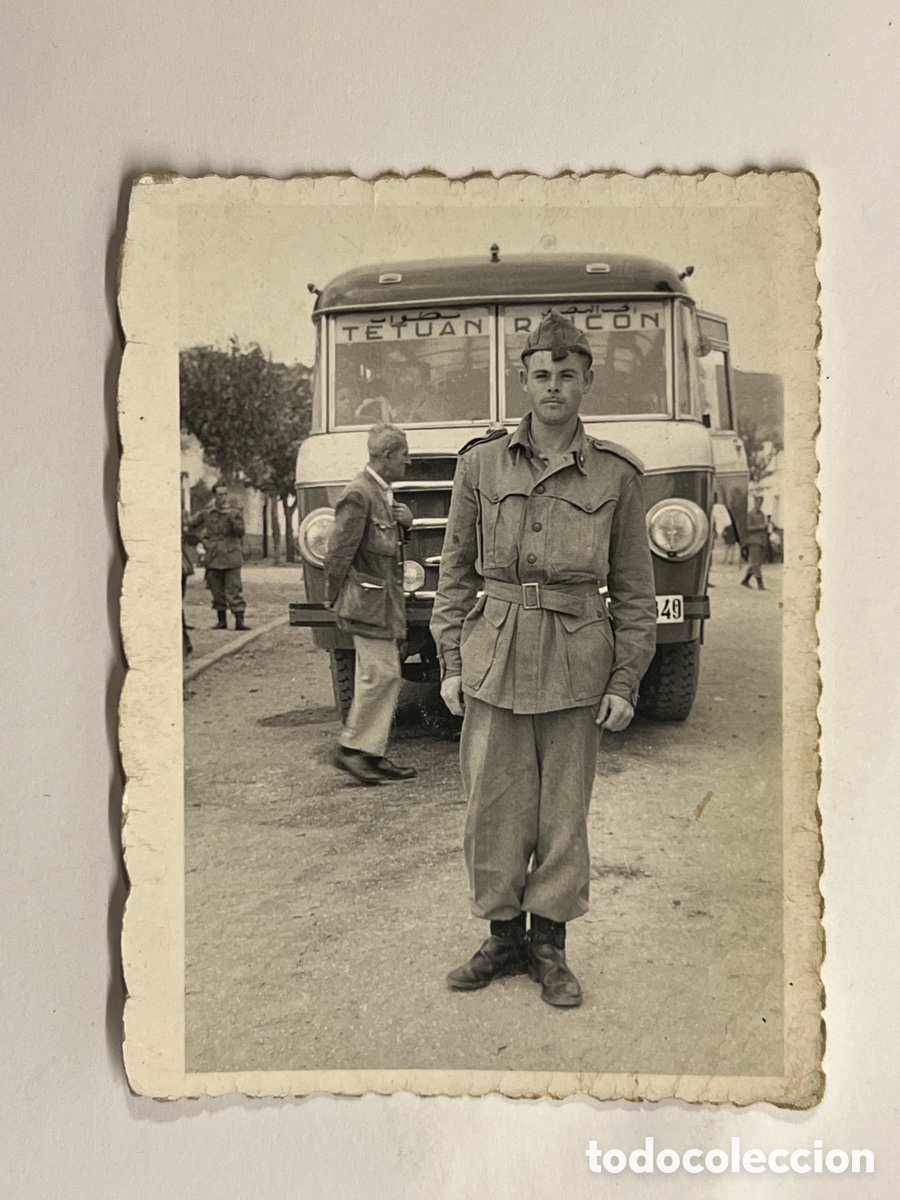 Fotograf&iacute;a antigua: TETU&Aacute;N - RINCON.. con el Autob&uacute;s de regreso al cuartel.. (a.1956) Med&iacute;das: 6,5 x 8,5 cm