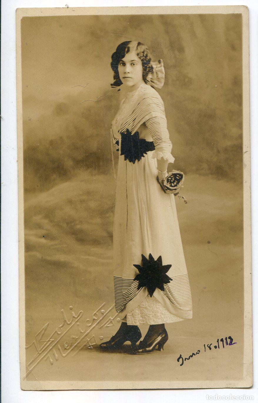 Fotograf&iacute;a antigua: Retrato de se&ntilde;orita en M&eacute;xico, fotopostal, con dedicatoria de 1912