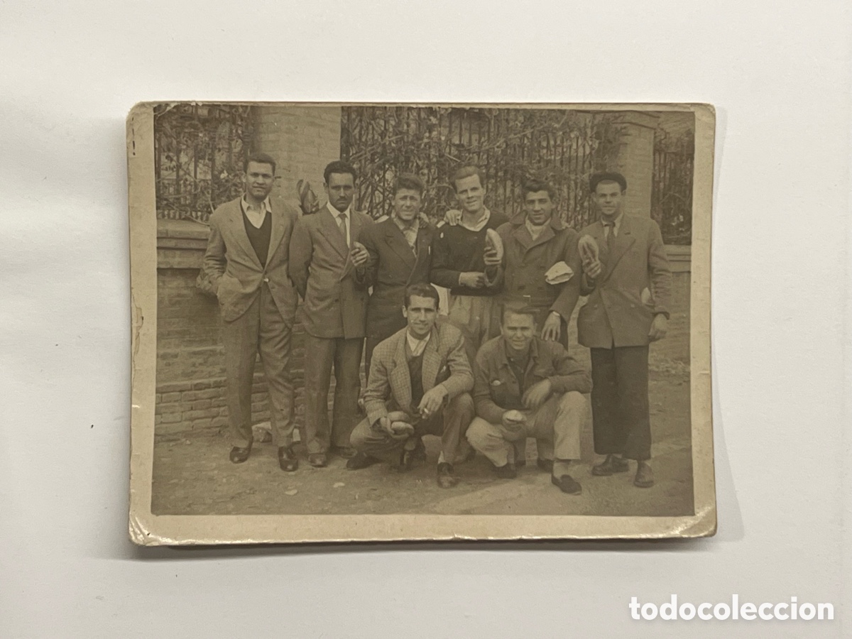 Fotograf&iacute;a antigua: MINUTEROS VALENCIA. Fotografia Grupo de Panaderos&hellip; Marzo de 1956