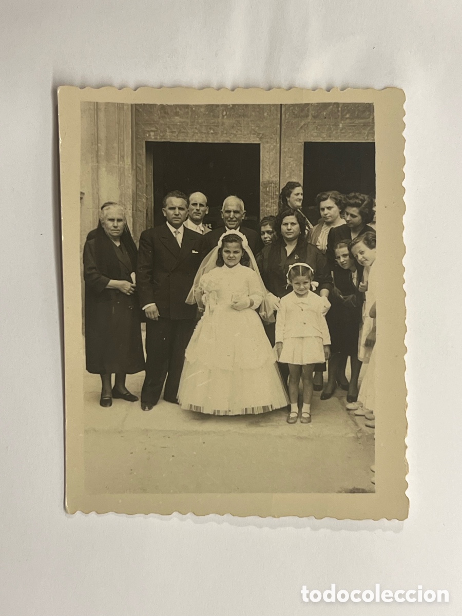 Fotograf&iacute;a antigua: MINUTERO CHESTE (Valencia) Fotograf&iacute;a FAMILIA DE COMUNION.. LATORRE, fot&oacute;grafo (h.1950?)