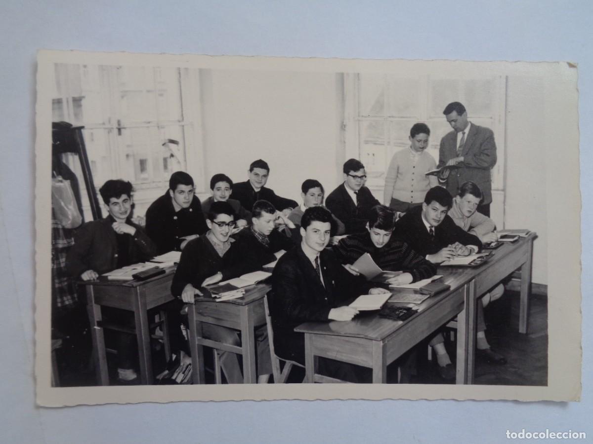 Fotograf&iacute;a antigua: FOTO ESCOLAR : JOVENES AUMNOS EN SUS PUPITRES , VIENA