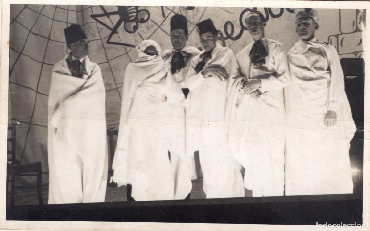 Fotograf&iacute;a antigua: Tarjeta foto: Actores disfrazados de &aacute;rabes en un escenario de teatro