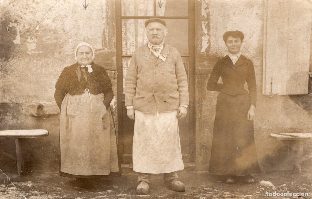 Fotograf&iacute;a antigua: Tarjeta postal foto familia campesina, c. 1910