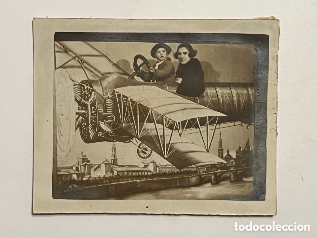 Fotograf&iacute;a antigua: RECUERDO DE ZARAGOZA. MINUTEROS.. Sobrevolando el R&iacute;o Ebro y la Bas&iacute;lica del Pilar (h.1920?)