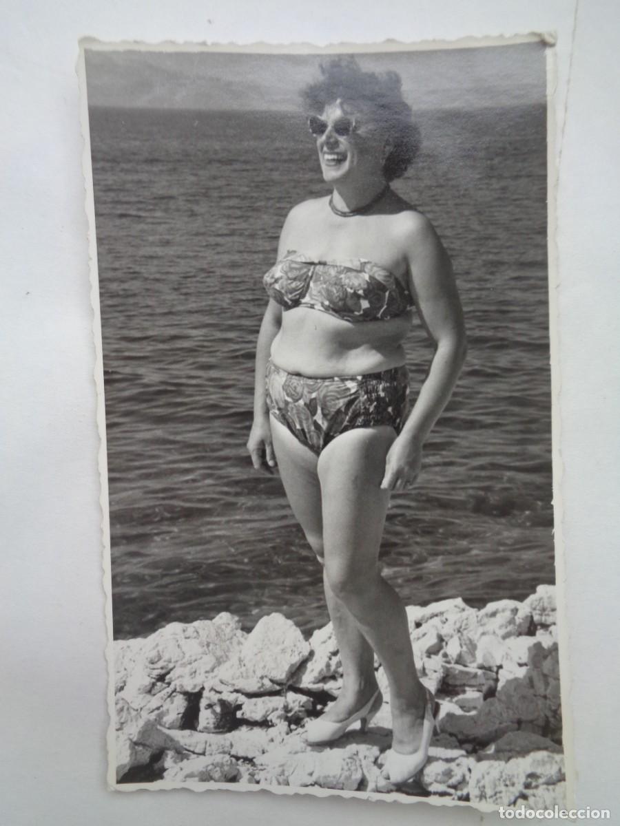 Antique Photography: FOTO DE MUJER EN BA&Ntilde;ADOR EN LA PLAYA