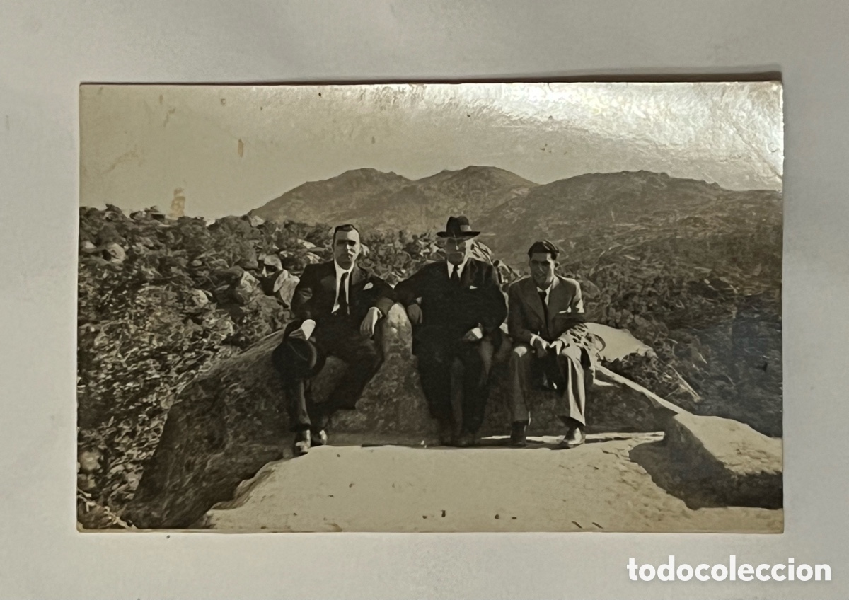 Fotograf&iacute;a antigua: EL ESCORIAL, Silla de Felipe II, El Mirador del Rey.. Fotograf&iacute;a para el recuerdo.. (h.1930?)