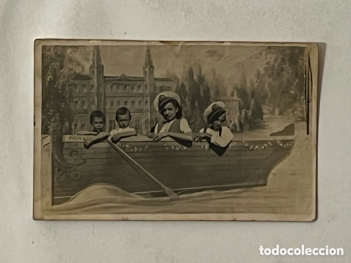 Photographie ancienne: MINUTEROS Madrid.. Navegando por El Escorial.. (h.1930?) Med&iacute;das: 4,5 x 7 cm.,