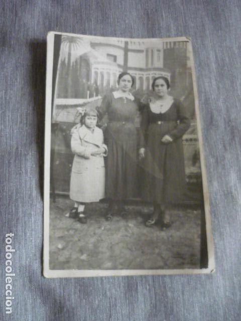 Fotograf&iacute;a antigua: MUJEREZ Y NI&Ntilde;A EN FIESTAS VIRGEN DE LA PAZ 1936 POSTAL FOTOGRAFICA POR FOTOGRAFO MINUTERO AMBULANTE
