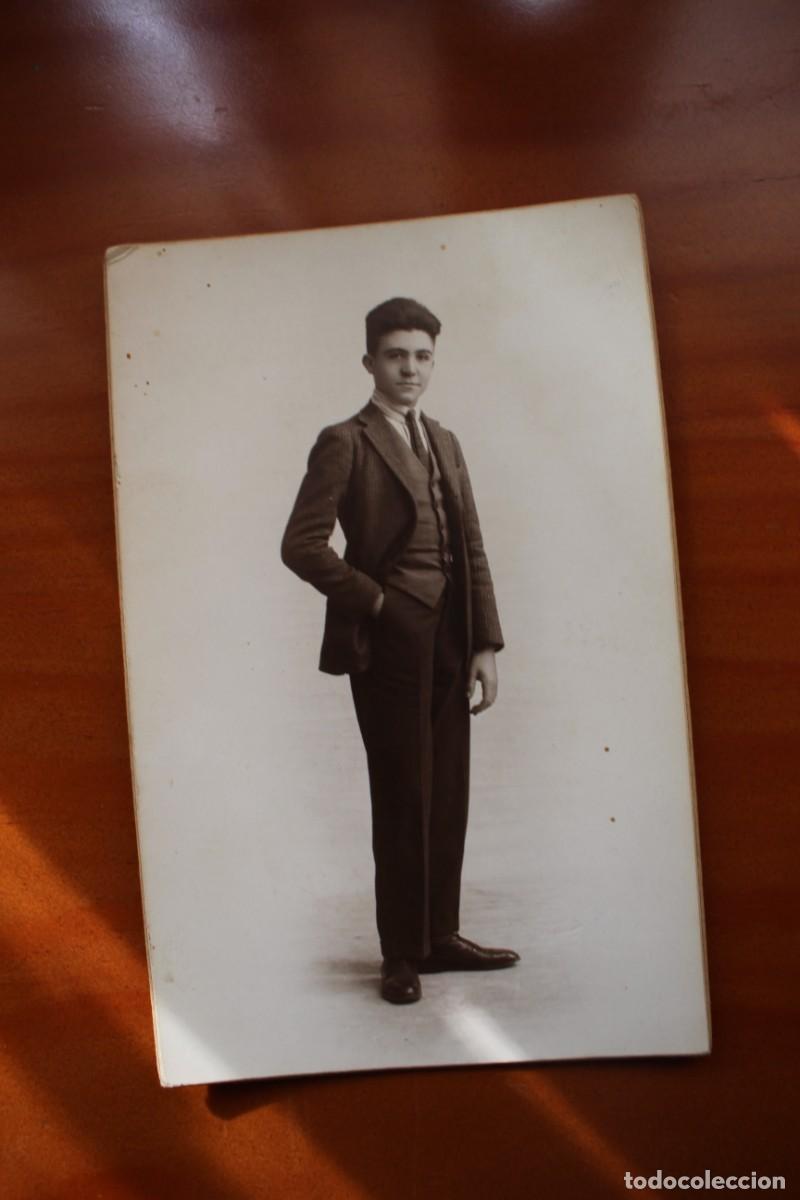 Fotograf&iacute;a antigua: Fotograf&iacute;a en cart&oacute;n duro de 1928.