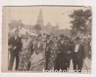 Fotograf&iacute;a antigua: Feria de Abril. Al fondo la Plaza Espa&ntilde;a. a&ntilde;os 40-50