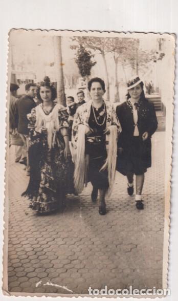 Fotograf&iacute;a antigua: Feria de Abril. Camino de la Feria, Calle Pinzones, 30. Barrio del fontanal (Sevilla) Fotograf&iacute;a (13
