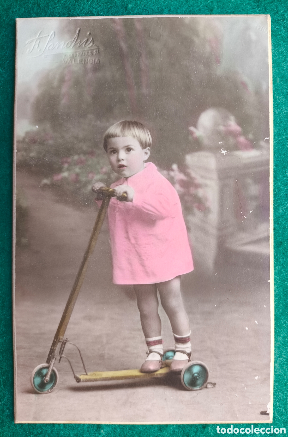 Fotograf&iacute;a antigua: FOTOGRAF&Iacute;A RETRATO NI&Ntilde;A CON PATINETE POSTAL COLOREADA FOT&Oacute;GRAFO F. SANCHIS VAL&Egrave;NCIA 1929