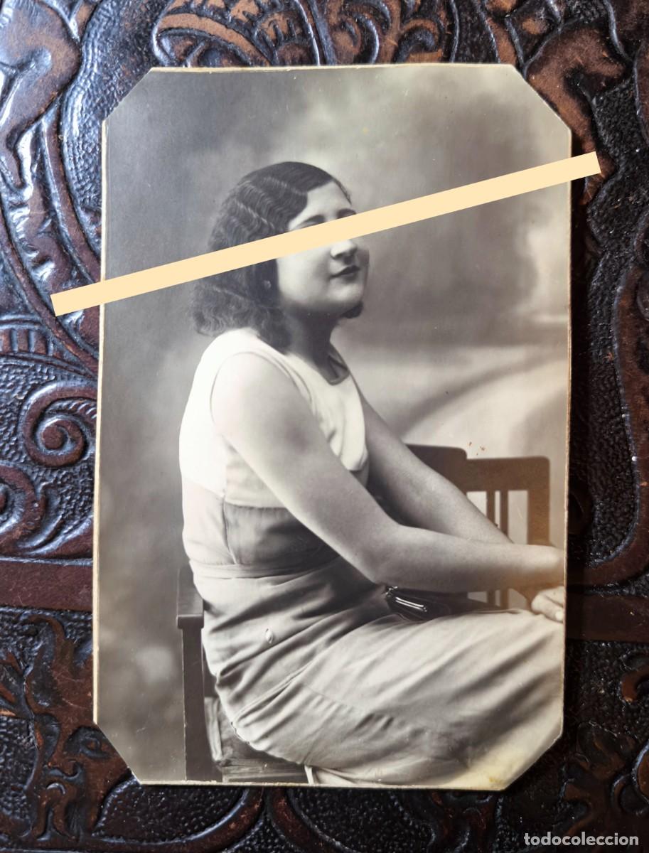 Fotograf&iacute;a antigua: Antigua fotograf&iacute;a postal de estudio. Se&ntilde;orita. Fot&oacute;grafo campos. Cuenca