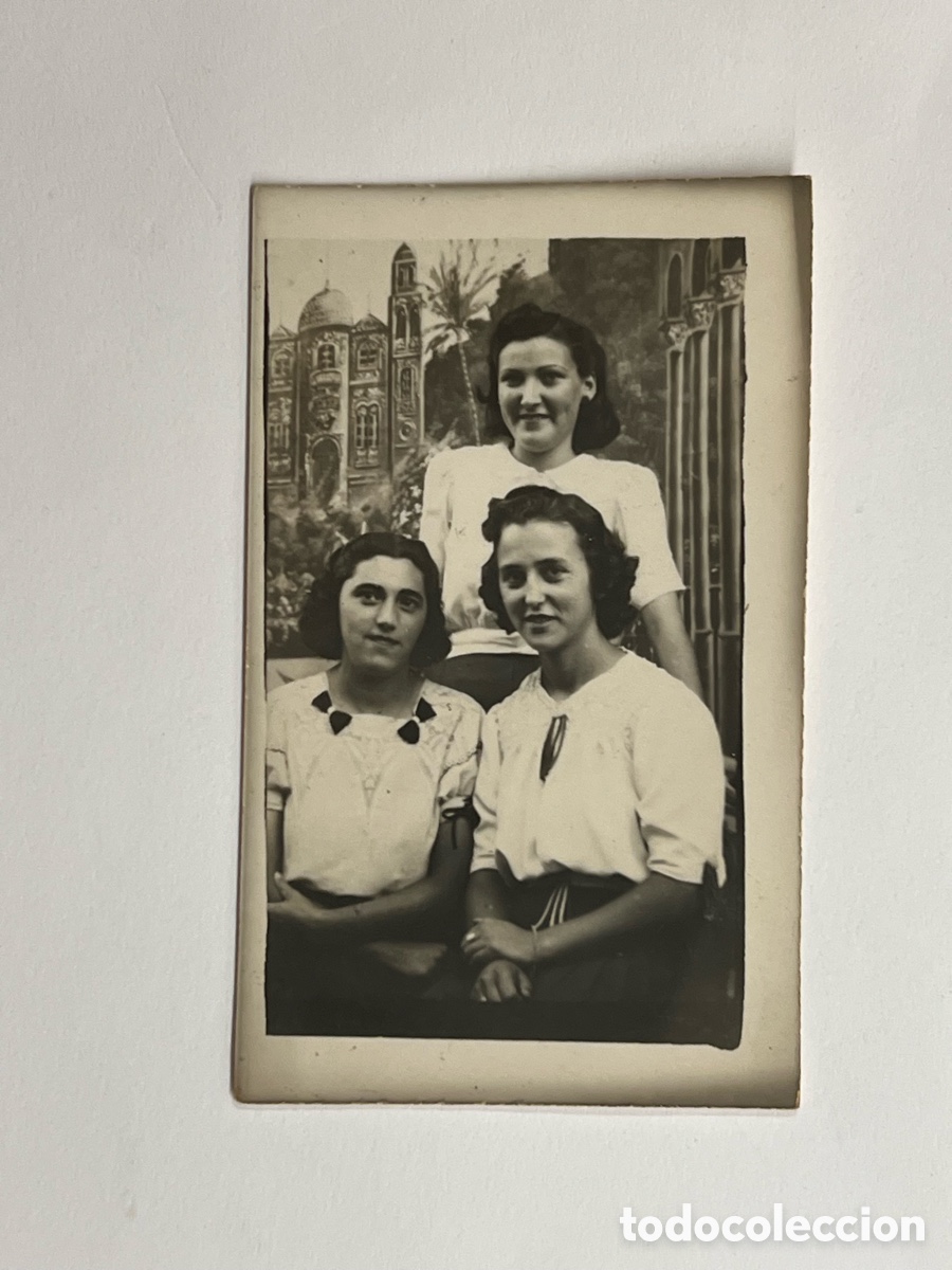 Fotograf&iacute;a antigua: MINUTEROS SIMAT DE LA VALLDIGNA..? Y lleg&oacute; la Feria. Se&ntilde;oritas en el Jard&iacute;n .. (h.1945?)