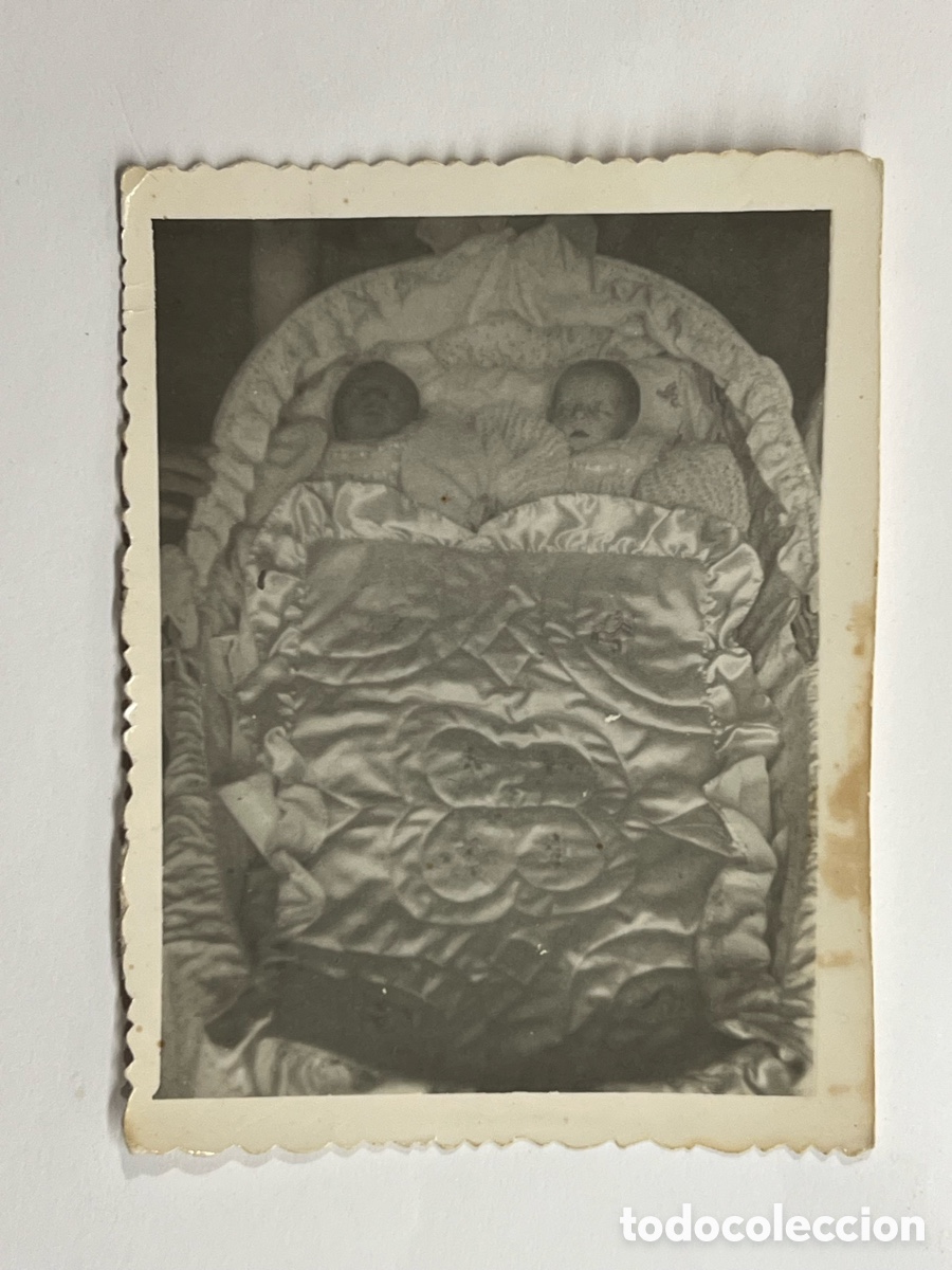 Fotograf&iacute;a antigua: POSTMORTEM..? MINUTEROS. ALCIRA, Valencia. Foto M. Lucas.., BeBes amortajados.. ? (a.1952)