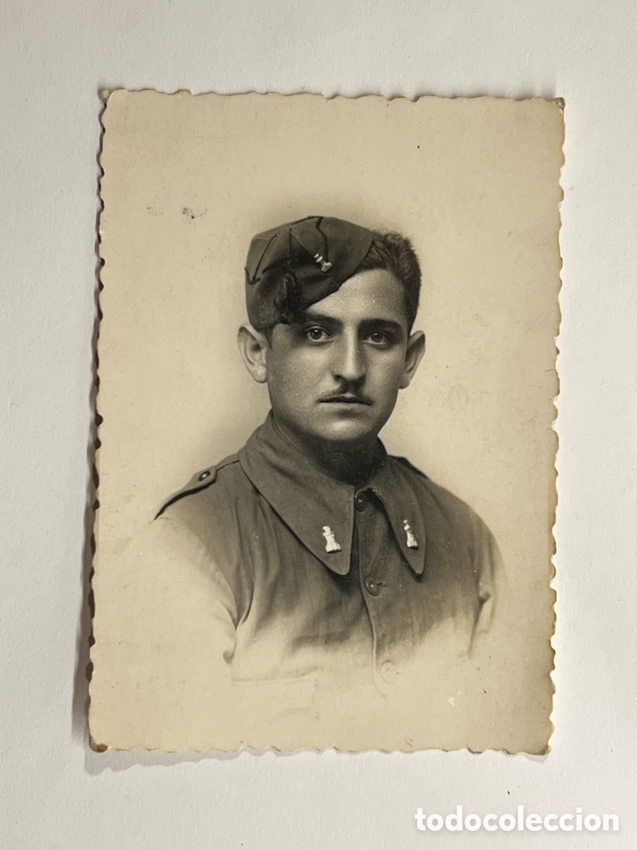 Fotograf&iacute;a antigua: ESTELLA (Navarra) Cuartel de Ingenieros.. Joven Militar con Gorrillo.. Aguirre, fot&oacute;grafo (h.1945?)