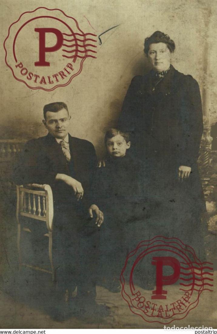 Fotograf&iacute;a antigua: FAMILY PORTRAIT RETRATO RAPID PHOTO FOTOGRAF&Iacute;A FOTOPOSTAL PHOTO POSTCARD