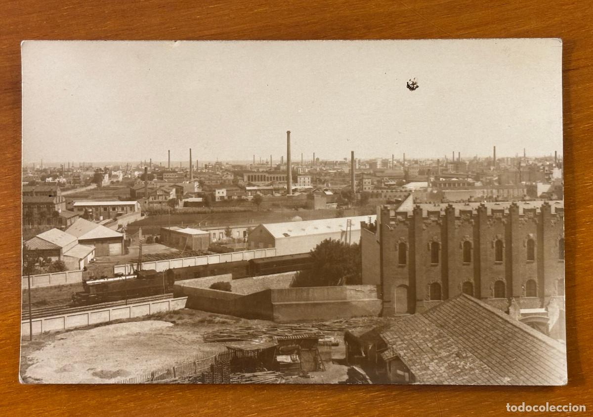 Fotograf&iacute;a antigua: Barcelona, Vista del Poblenou por debajo de las vias del tren, 1920's.