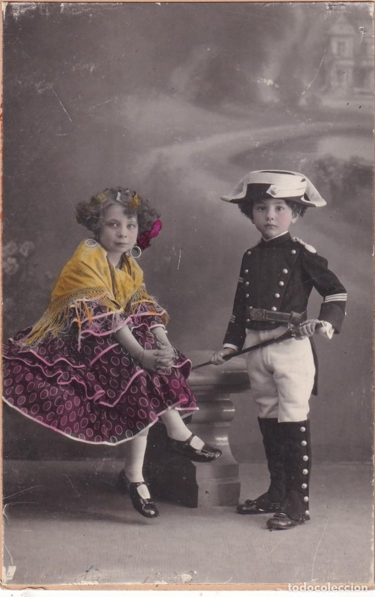 Antique Photography: Retrato formato tarjeta postal ni&ntilde;as disfrazadas, guardia civil y gitana. Iruela fot&oacute;grafo Madrid